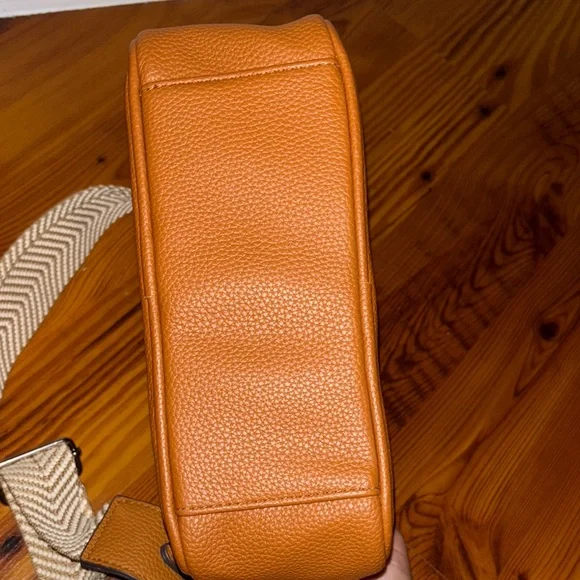 Rea Dunn faux leather camera bag - Picture 7 of 7